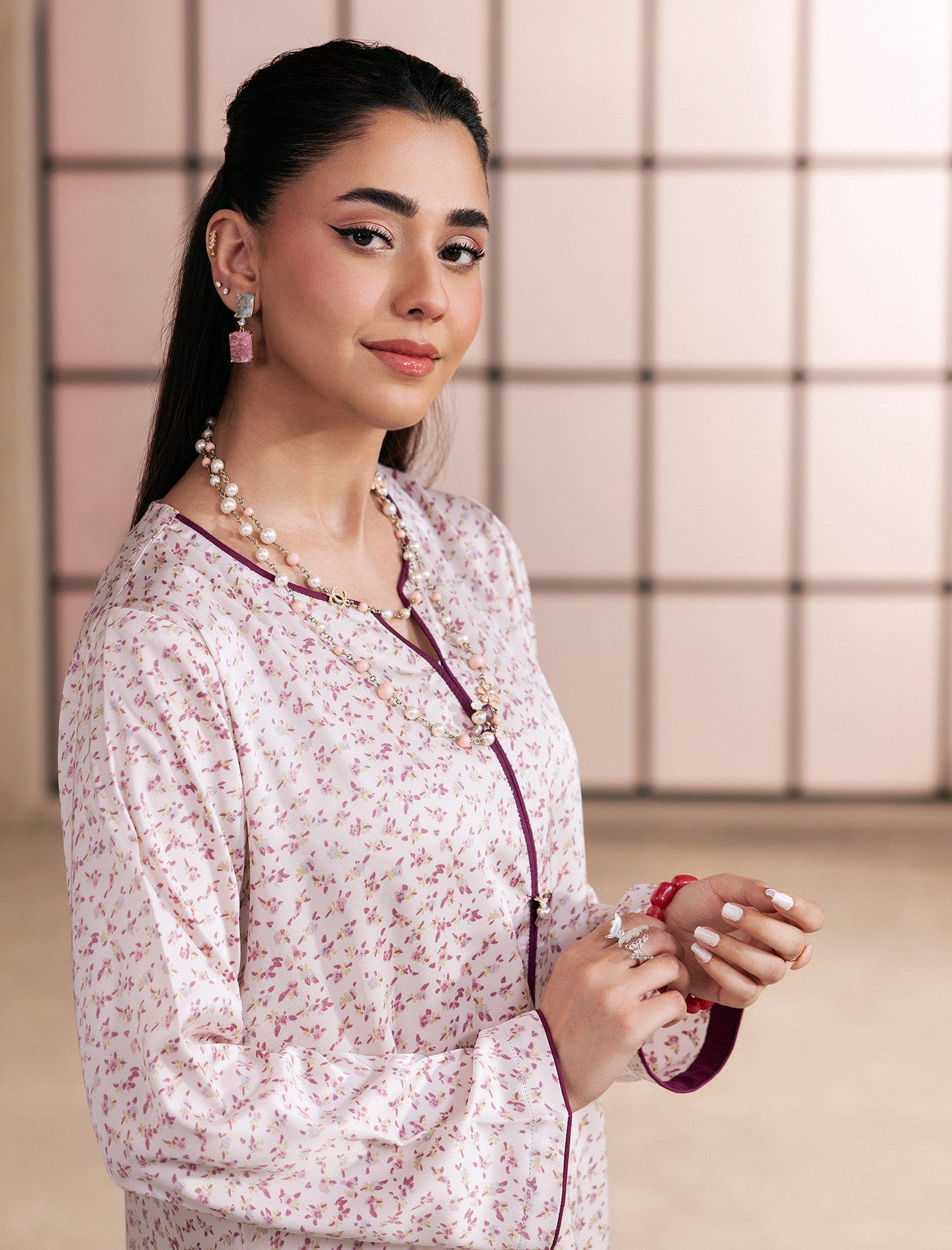 WHITE/PINK