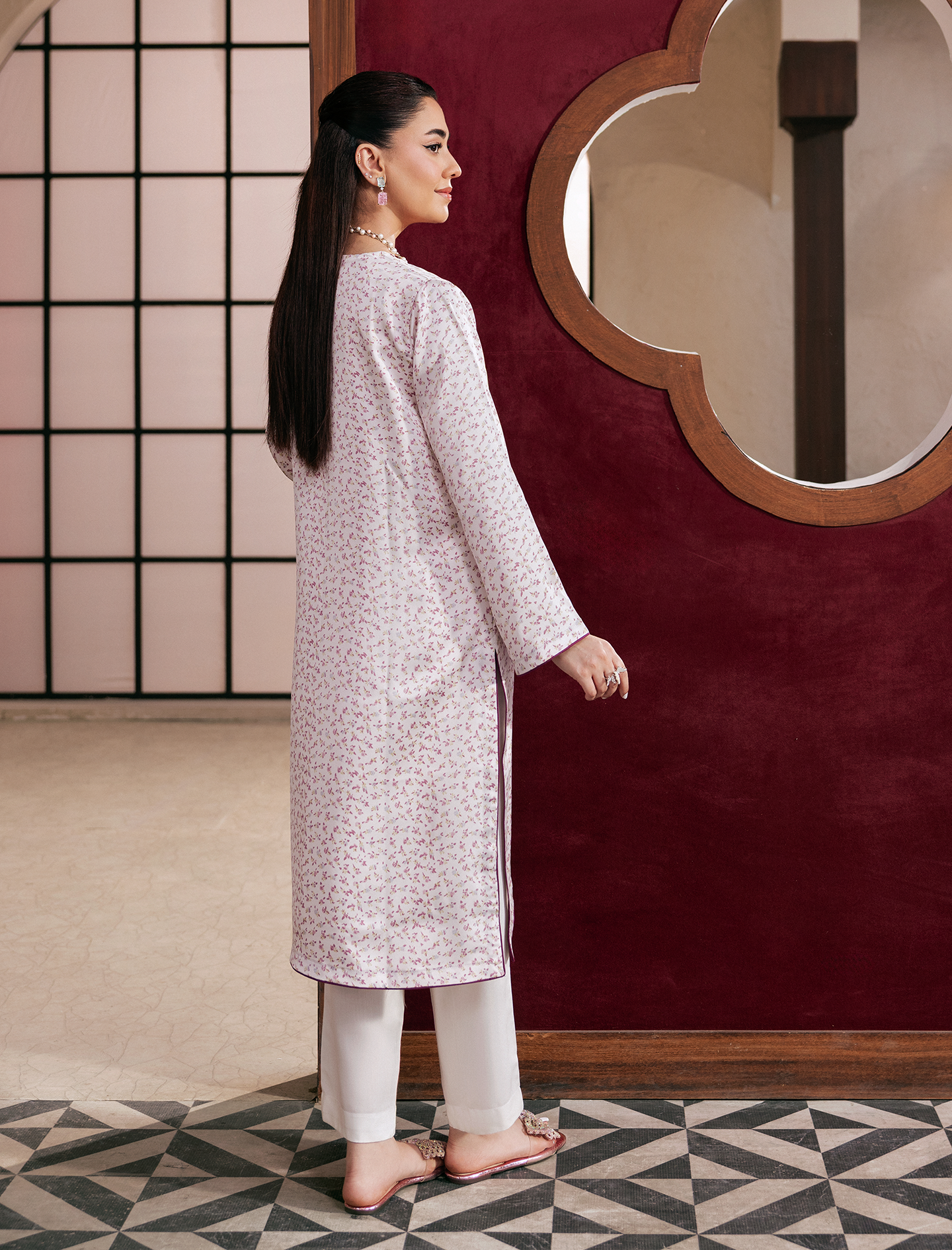 WHITE/PINK